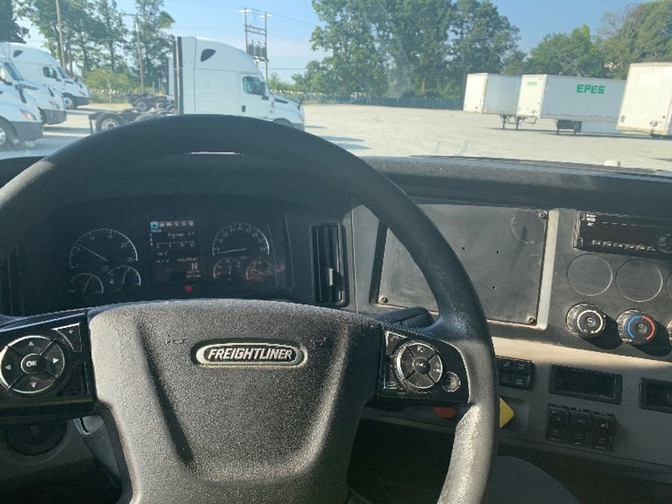 Day Cab Tractor-Heavy Duty Tractors-Freightliner-2020-T12664ST-Greensboro-NC-340,285\n\t\tmiles-$ 48,250 - Image 11