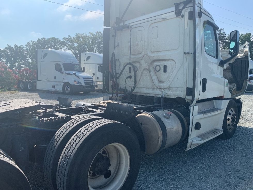 Day Cab Tractor-Heavy Duty Tractors-Freightliner-2020-T12664ST-Greensboro-NC-340,285\n\t\tmiles-$ 48,250 - Image 17