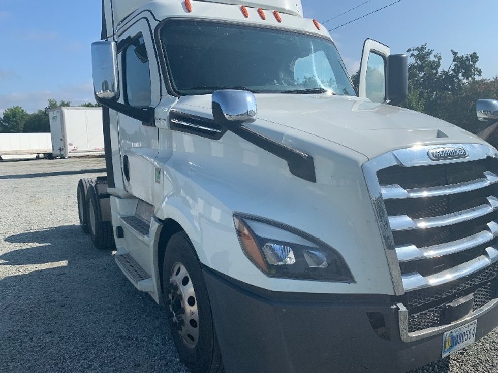 Day Cab Tractor-Heavy Duty Tractors-Freightliner-2020-T12664ST-Greensboro-NC-340,285\n\t\tmiles-$ 48,250 - Image 19
