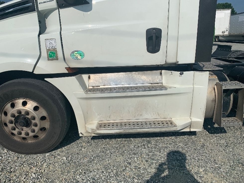 Day Cab Tractor-Heavy Duty Tractors-Freightliner-2020-T12664ST-Greensboro-NC-340,285\n\t\tmiles-$ 48,250 - Image 21