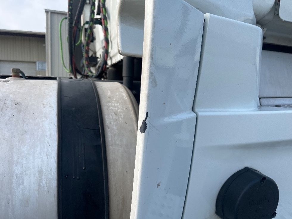 Day Cab Tractor-Heavy Duty Tractors-Freightliner-2020-T12664ST-Greensboro-NC-377,124\n\t\tmiles-$ 49,500 - Image 18