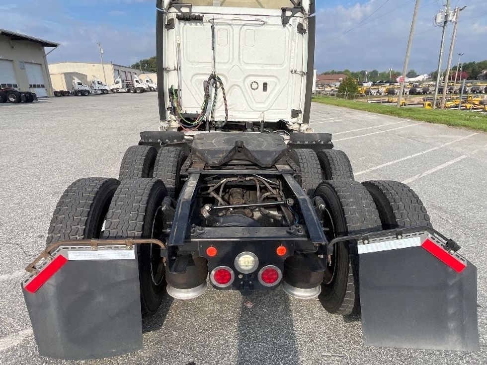 Day Cab Tractor-Heavy Duty Tractors-Freightliner-2020-T12664ST-Greensboro-NC-377,124\n\t\tmiles-$ 49,500 - Image 6