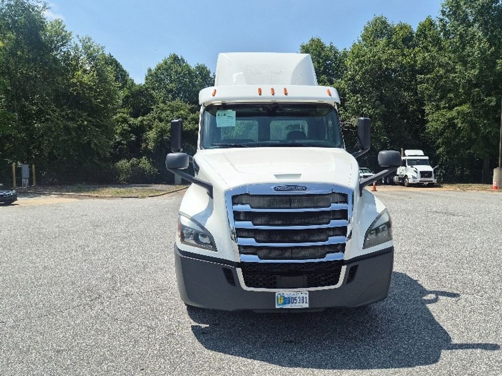 Day Cab Tractor-Heavy Duty Tractors-Freightliner-2020-T12664ST-Greensboro-NC-408,291\n\t\tmiles-$ 50,750 - Image 2
