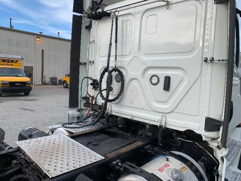 Day Cab Tractor-Heavy Duty Tractors-Freightliner-2020-T12664ST-Greensboro-NC-432,960\n\t\tmiles-$ 70,250 - Image 18