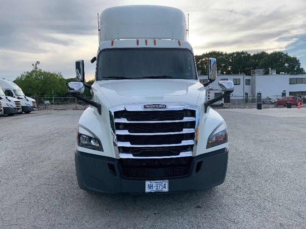 Day Cab Tractor-Heavy Duty Tractors-Freightliner-2020-T12664ST-Greensboro-NC-432,960\n\t\tmiles-$ 70,250 - Image 2