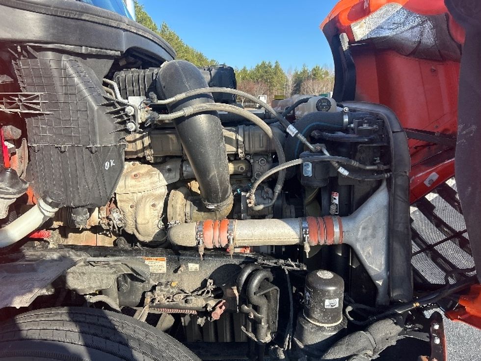 Day Cab Tractor-Heavy Duty Tractors-Freightliner-2020-T12664ST-Greensboro-NC-437,774\n\t\tmiles-$ 46,250 - Image 15