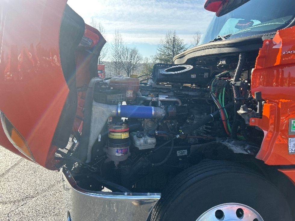 Day Cab Tractor-Heavy Duty Tractors-Freightliner-2020-T12664ST-Greensboro-NC-437,774\n\t\tmiles-$ 46,250 - Image 16