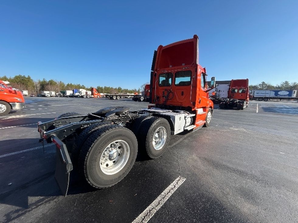 Day Cab Tractor-Heavy Duty Tractors-Freightliner-2020-T12664ST-Greensboro-NC-437,774\n\t\tmiles-$ 46,250 - Image 7