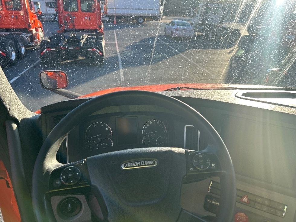 Day Cab Tractor-Heavy Duty Tractors-Freightliner-2020-T12664ST-Greensboro-NC-483,534\n\t\tmiles-$ 46,250 - Image 11