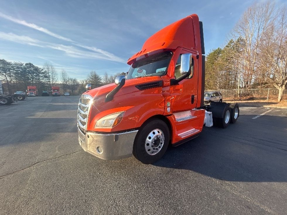 Day Cab Tractor-Heavy Duty Tractors-Freightliner-2020-T12664ST-Greensboro-NC-483,534\n\t\tmiles-$ 46,250 - Image 3