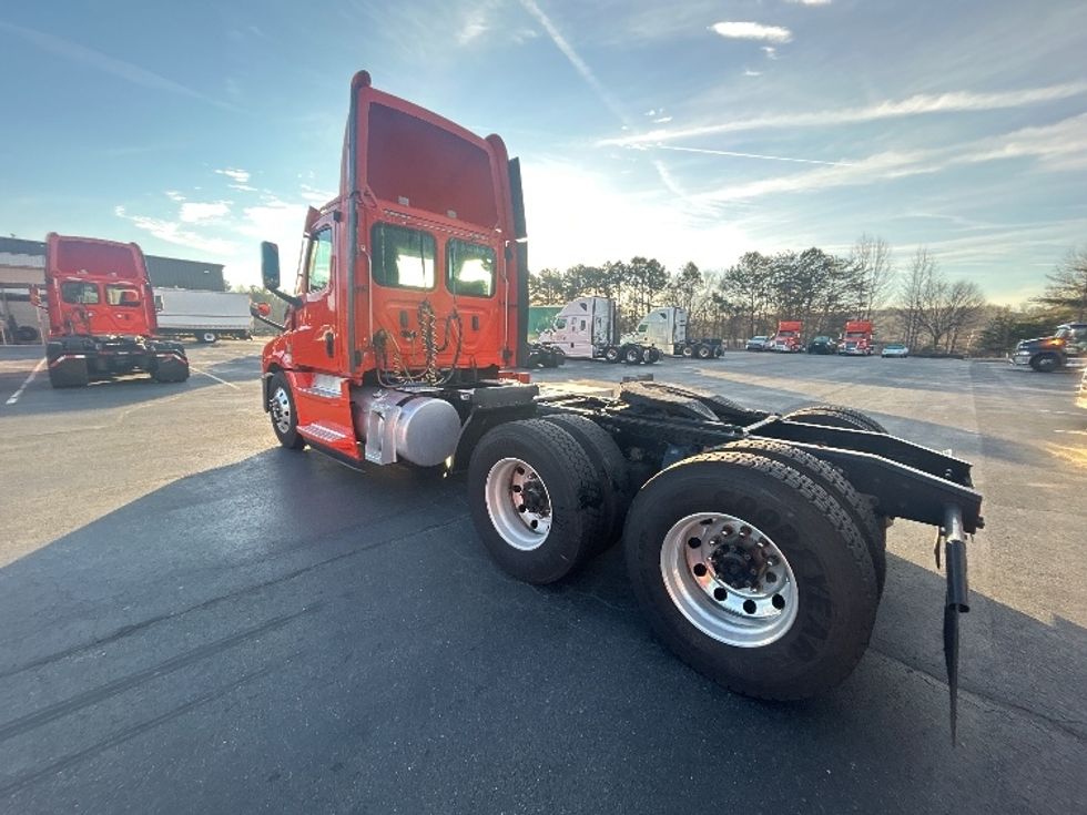 Day Cab Tractor-Heavy Duty Tractors-Freightliner-2020-T12664ST-Greensboro-NC-483,534\n\t\tmiles-$ 46,250 - Image 5