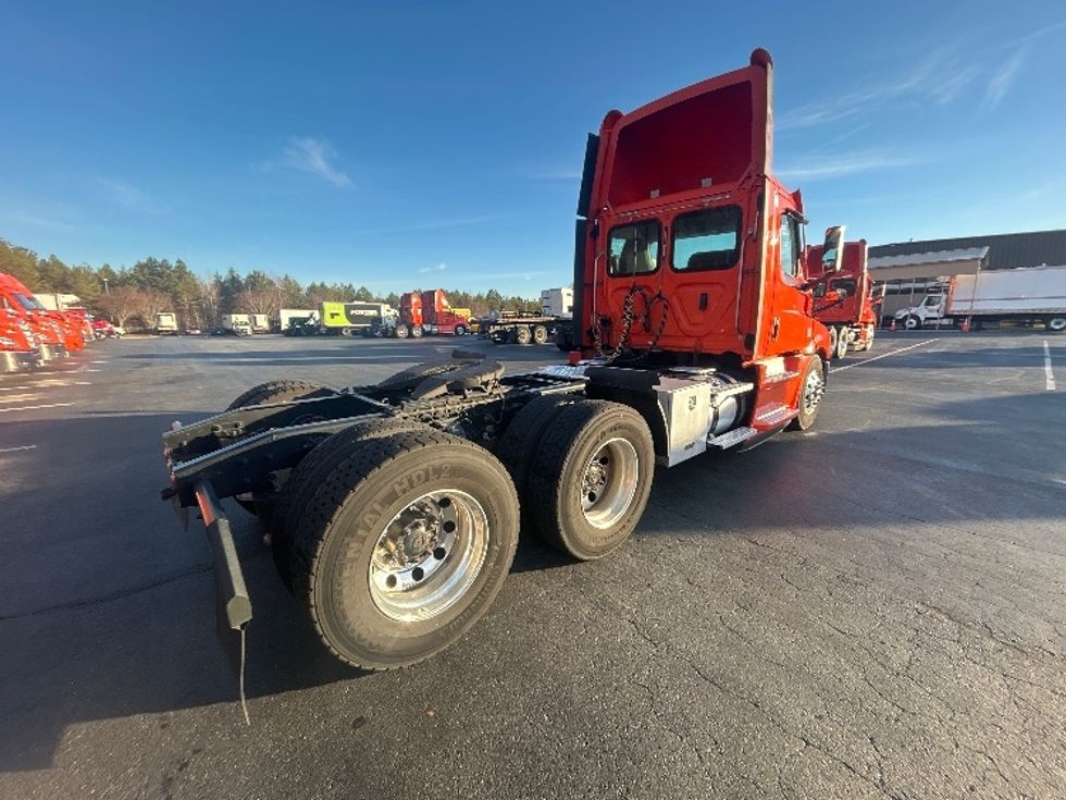 Day Cab Tractor-Heavy Duty Tractors-Freightliner-2020-T12664ST-Greensboro-NC-483,534\n\t\tmiles-$ 46,250 - Image 7