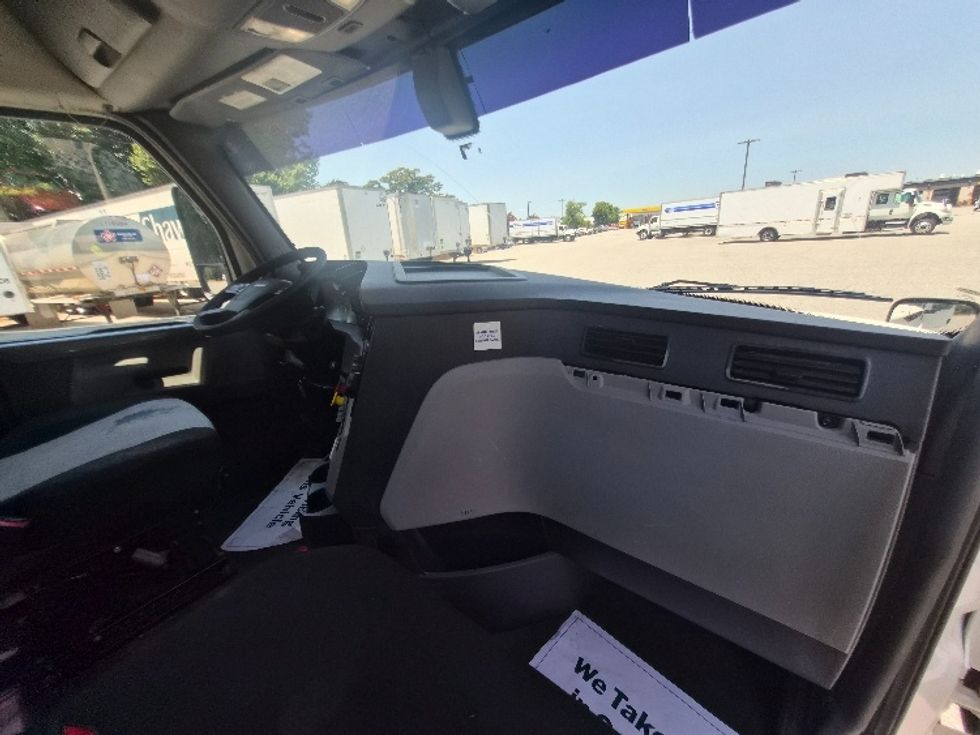 Day Cab Tractor-Heavy Duty Tractors-Freightliner-2020-T12664ST-Greensboro-NC-485,519\n\t\tmiles-$ 43,000 - Image 13