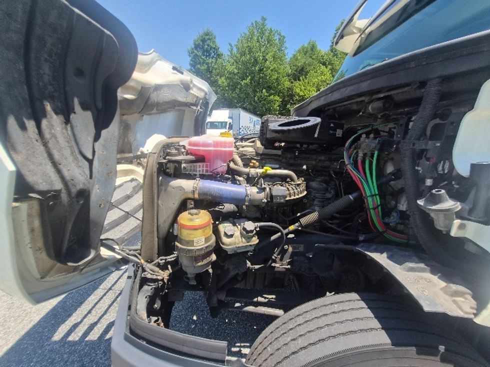 Day Cab Tractor-Heavy Duty Tractors-Freightliner-2020-T12664ST-Greensboro-NC-485,519\n\t\tmiles-$ 43,000 - Image 16