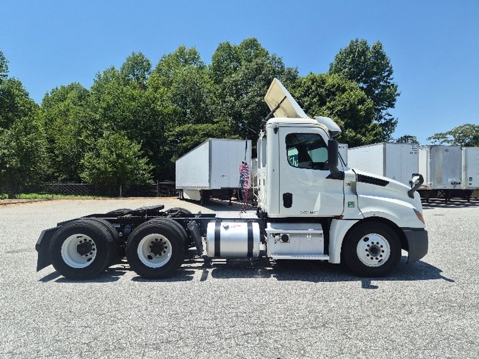 Day Cab Tractor-Heavy Duty Tractors-Freightliner-2020-T12664ST-Greensboro-NC-485,519\n\t\tmiles-$ 43,000 - Image 8