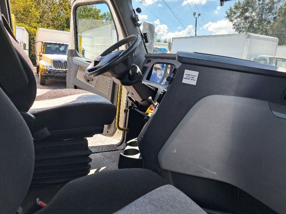 Day Cab Tractor-Heavy Duty Tractors-Freightliner-2020-T12664ST-Greensboro-NC-536,330\n\t\tmiles-$ 42,250 - Image 14