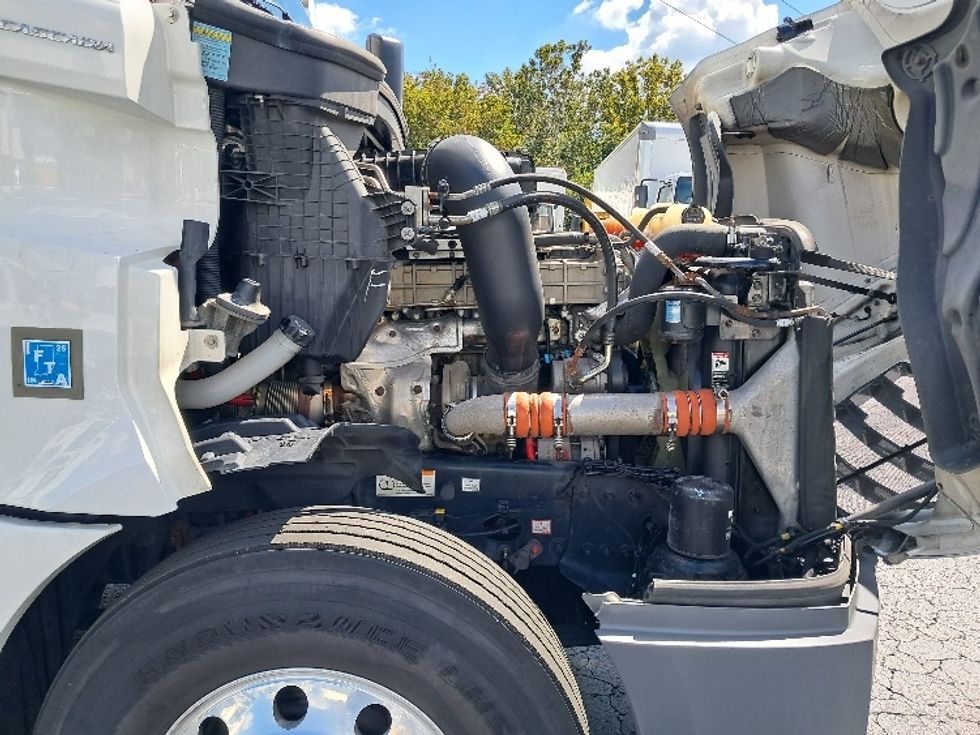 Day Cab Tractor-Heavy Duty Tractors-Freightliner-2020-T12664ST-Greensboro-NC-536,330\n\t\tmiles-$ 42,250 - Image 15