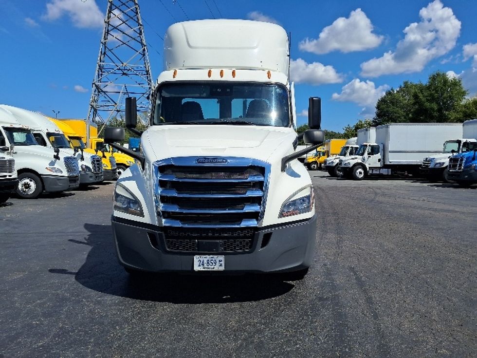Day Cab Tractor-Heavy Duty Tractors-Freightliner-2020-T12664ST-Greensboro-NC-536,330\n\t\tmiles-$ 42,250 - Image 2