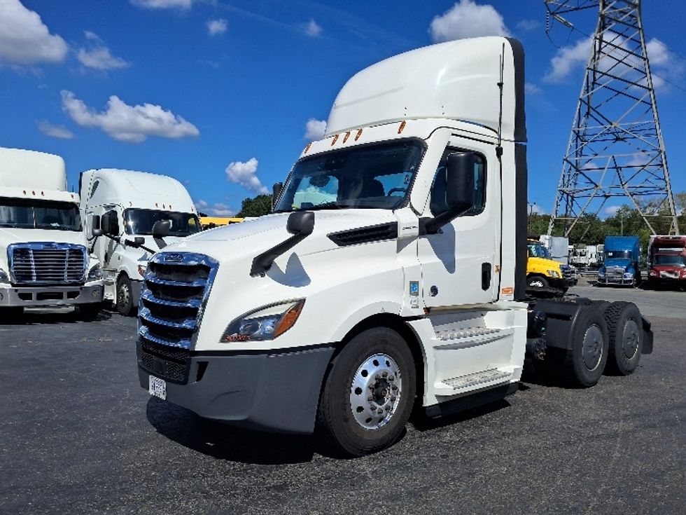 Day Cab Tractor-Heavy Duty Tractors-Freightliner-2020-T12664ST-Greensboro-NC-536,330\n\t\tmiles-$ 42,250 - Image 3