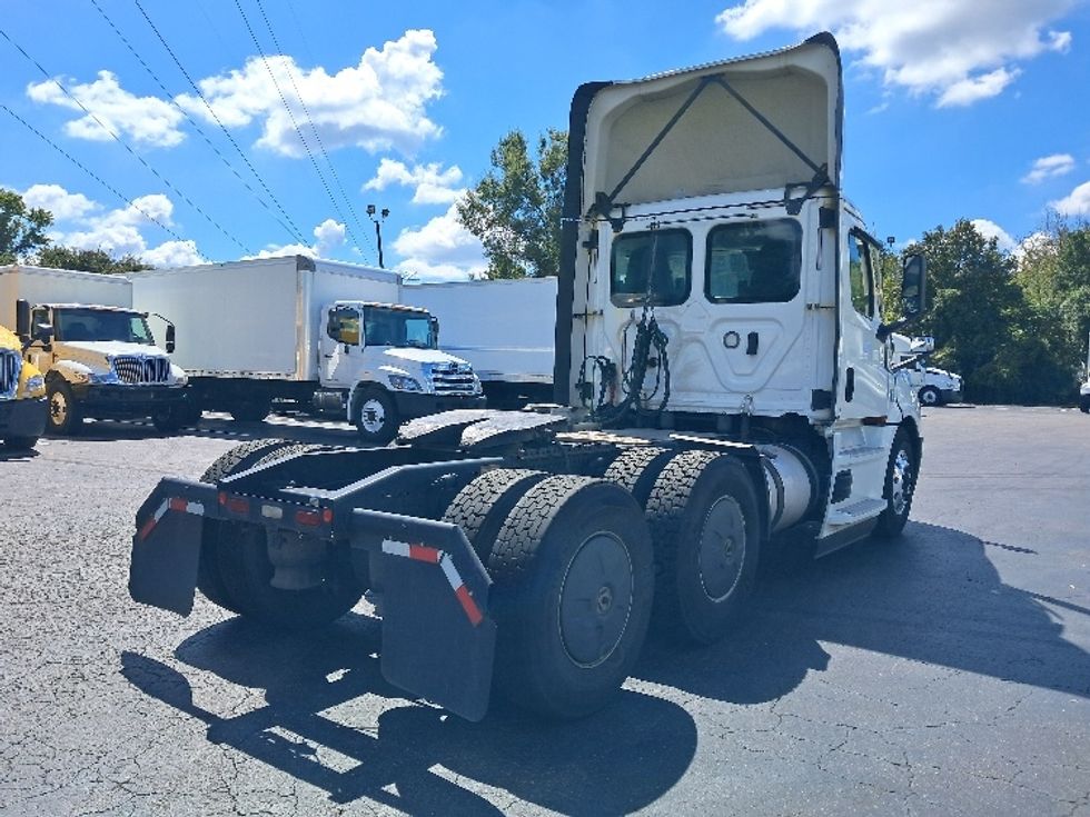 Day Cab Tractor-Heavy Duty Tractors-Freightliner-2020-T12664ST-Greensboro-NC-536,330\n\t\tmiles-$ 42,250 - Image 7