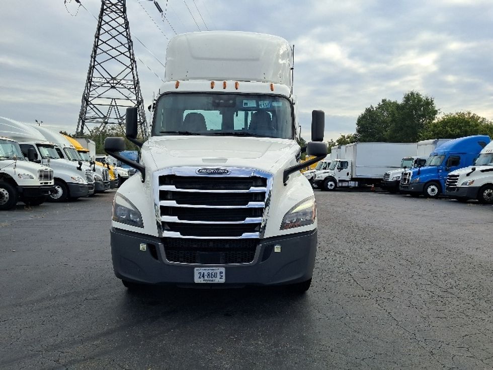 Day Cab Tractor-Heavy Duty Tractors-Freightliner-2020-T12664ST-Greensboro-NC-553,971\n\t\tmiles-$ 40,500 - Image 2