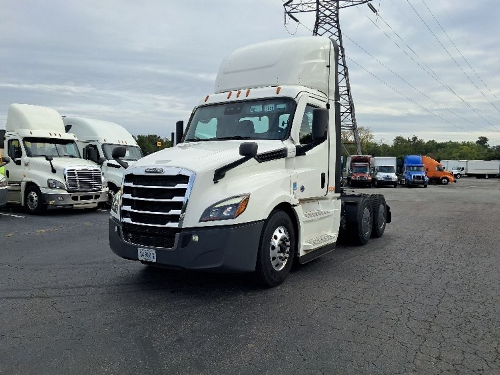 Day Cab Tractor-Heavy Duty Tractors-Freightliner-2020-T12664ST-Greensboro-NC-553,971\n\t\tmiles-$ 40,500 - Image 3