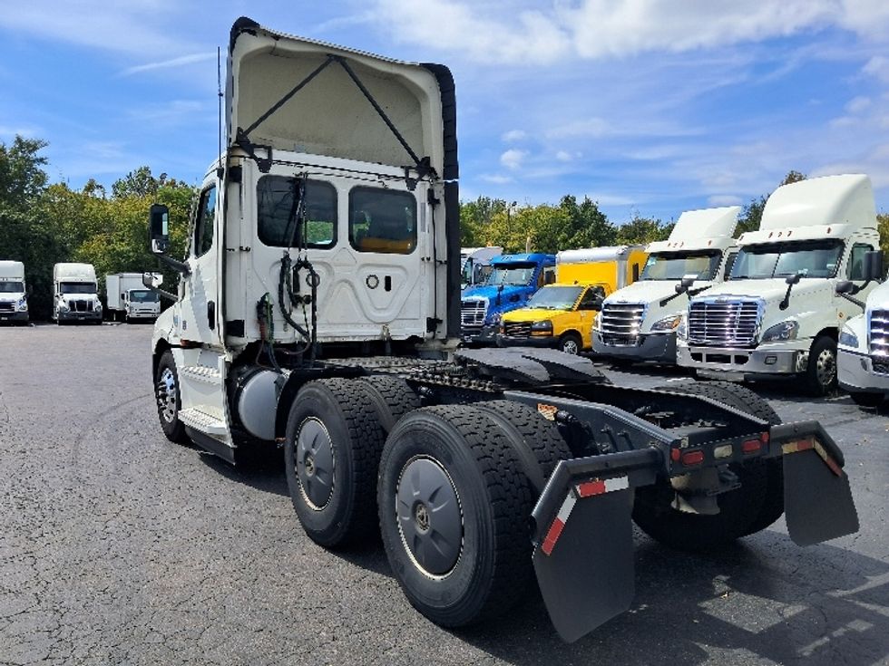 Day Cab Tractor-Heavy Duty Tractors-Freightliner-2020-T12664ST-Greensboro-NC-553,971\n\t\tmiles-$ 40,500 - Image 5