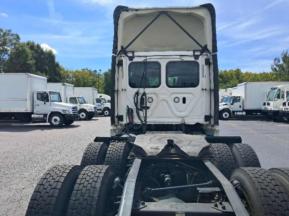 Day Cab Tractor-Heavy Duty Tractors-Freightliner-2020-T12664ST-Greensboro-NC-553,971\n\t\tmiles-$ 40,500 - Image 6