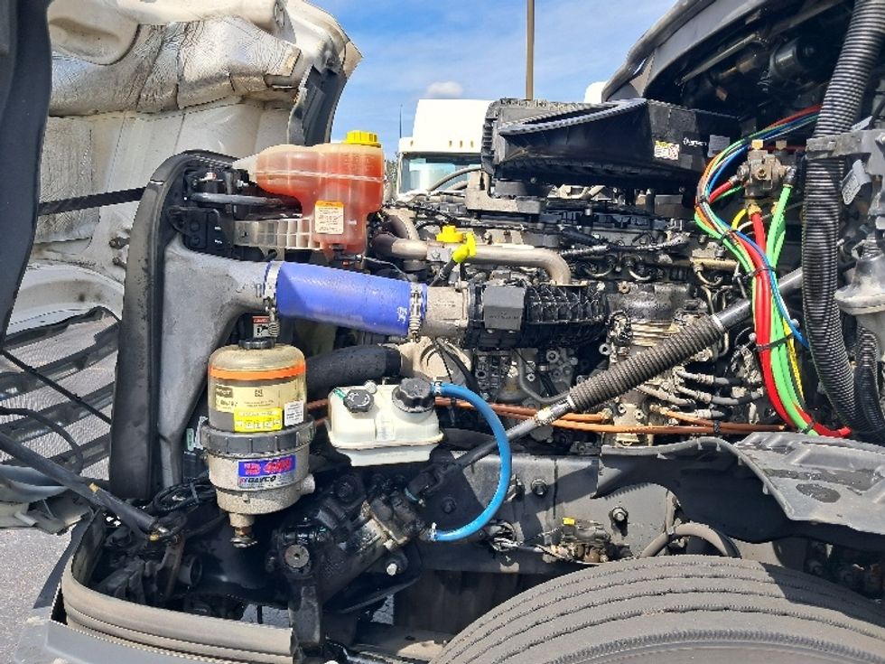 Day Cab Tractor-Heavy Duty Tractors-Freightliner-2020-T12664ST-Greensboro-NC-559,517\n\t\tmiles-$ 40,000 - Image 16