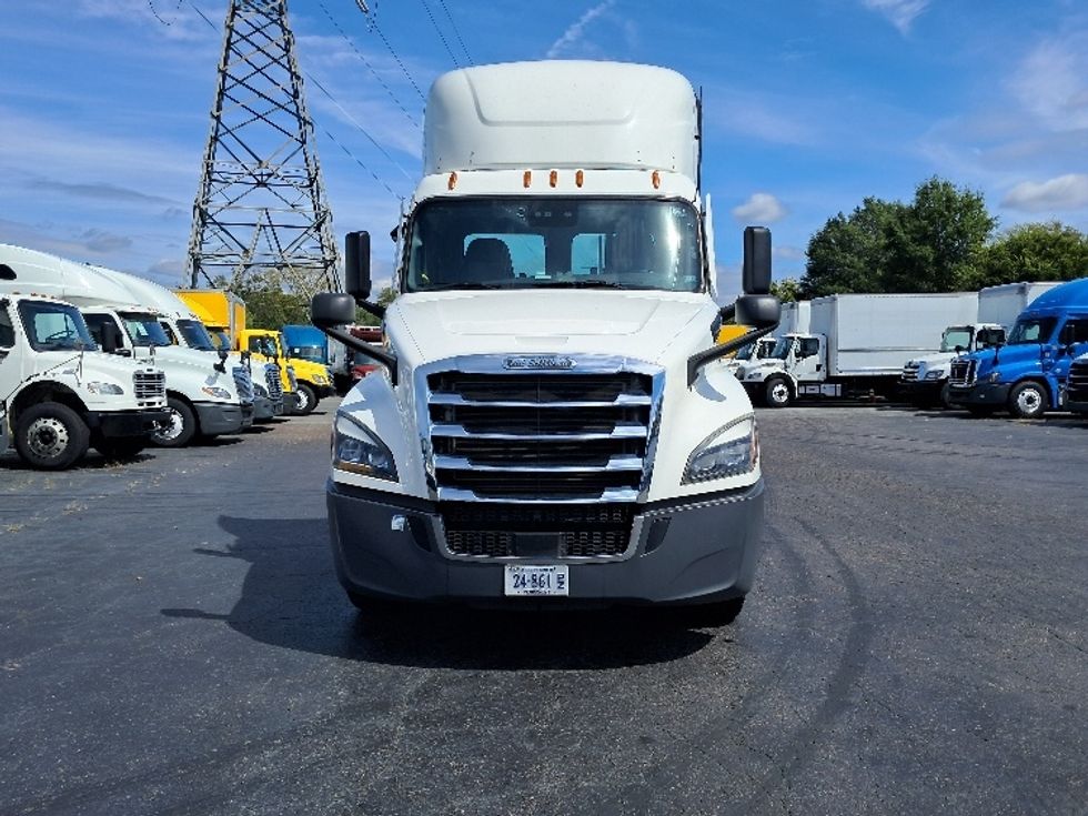 Day Cab Tractor-Heavy Duty Tractors-Freightliner-2020-T12664ST-Greensboro-NC-559,517\n\t\tmiles-$ 40,000 - Image 2