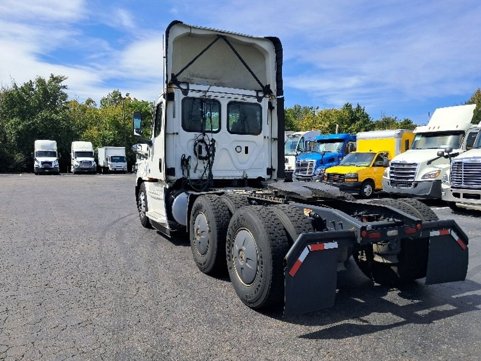 Day Cab Tractor-Heavy Duty Tractors-Freightliner-2020-T12664ST-Greensboro-NC-559,517\n\t\tmiles-$ 40,000 - Image 5