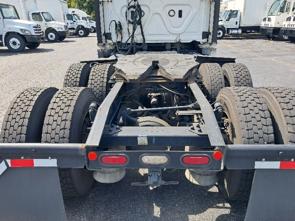 Day Cab Tractor-Heavy Duty Tractors-Freightliner-2020-T12664ST-Greensboro-NC-559,517\n\t\tmiles-$ 40,000 - Image 6