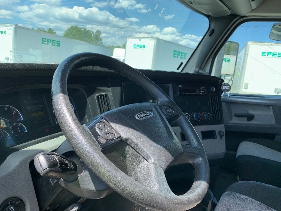 Day Cab Tractor-Heavy Duty Tractors-Freightliner-2020-T12664ST-Greensboro-NC-573,841\n\t\tmiles-$ 32,000 - Image 10