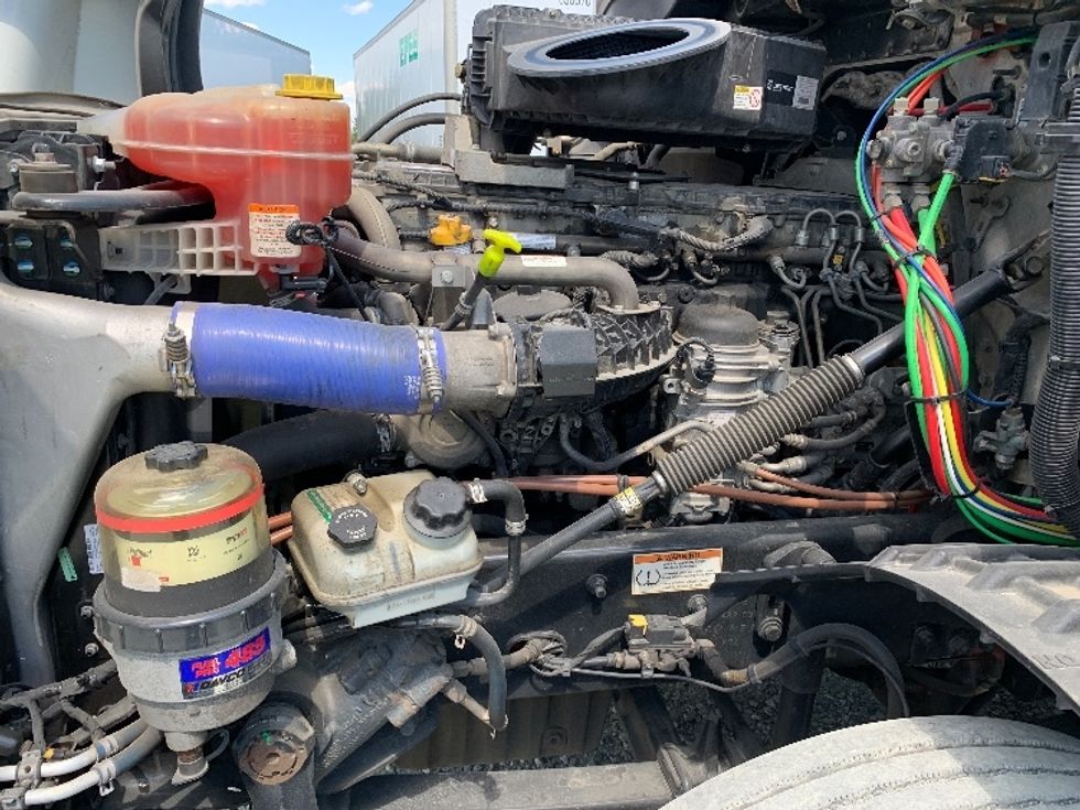 Day Cab Tractor-Heavy Duty Tractors-Freightliner-2020-T12664ST-Greensboro-NC-573,841\n\t\tmiles-$ 32,000 - Image 15