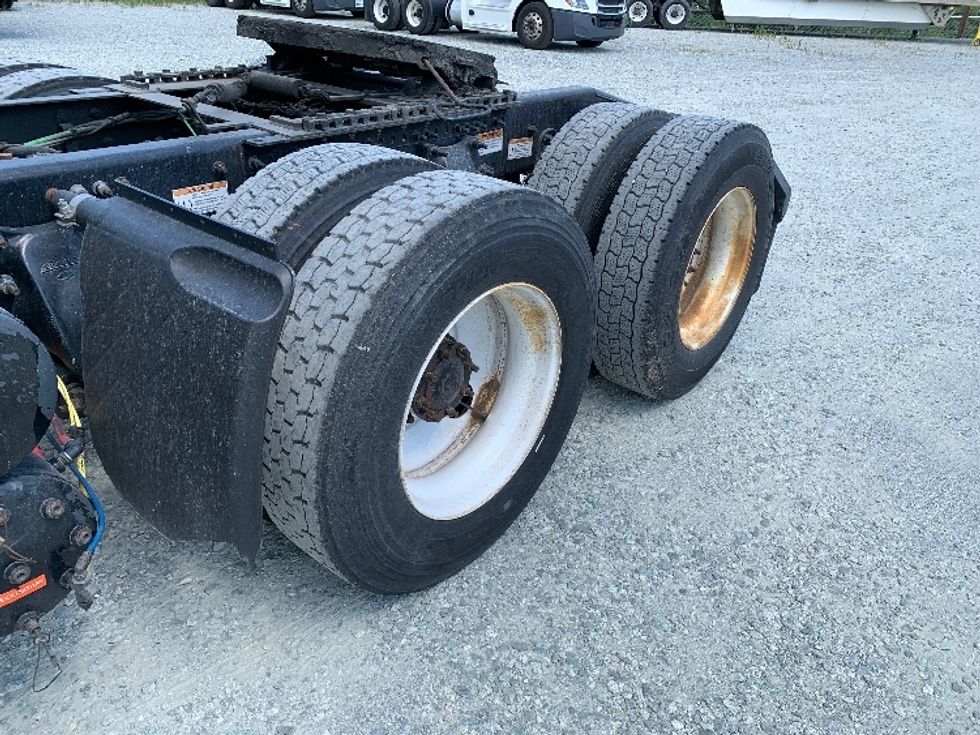 Day Cab Tractor-Heavy Duty Tractors-Freightliner-2020-T12664ST-Greensboro-NC-573,841\n\t\tmiles-$ 32,000 - Image 16