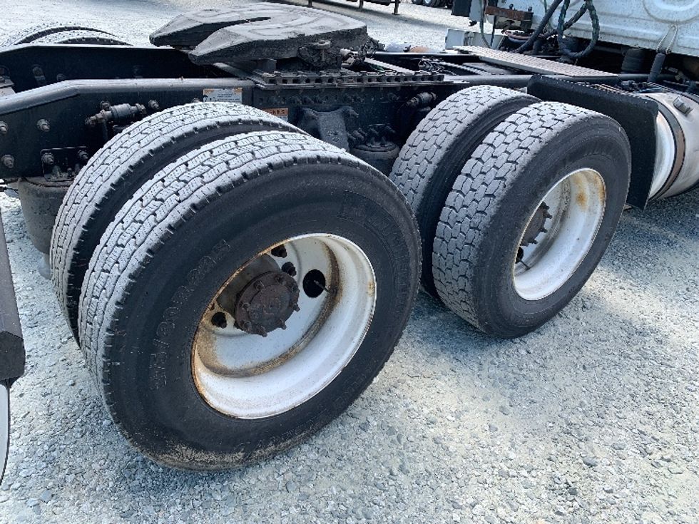 Day Cab Tractor-Heavy Duty Tractors-Freightliner-2020-T12664ST-Greensboro-NC-573,841\n\t\tmiles-$ 32,000 - Image 17
