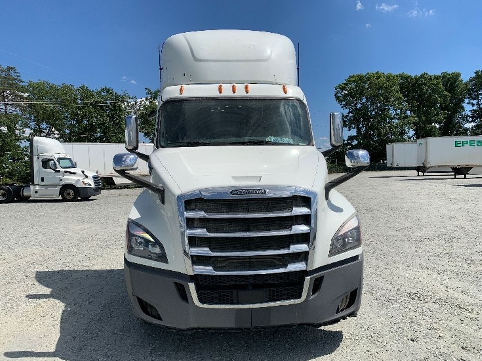 Day Cab Tractor-Heavy Duty Tractors-Freightliner-2020-T12664ST-Greensboro-NC-573,841\n\t\tmiles-$ 32,000 - Image 2