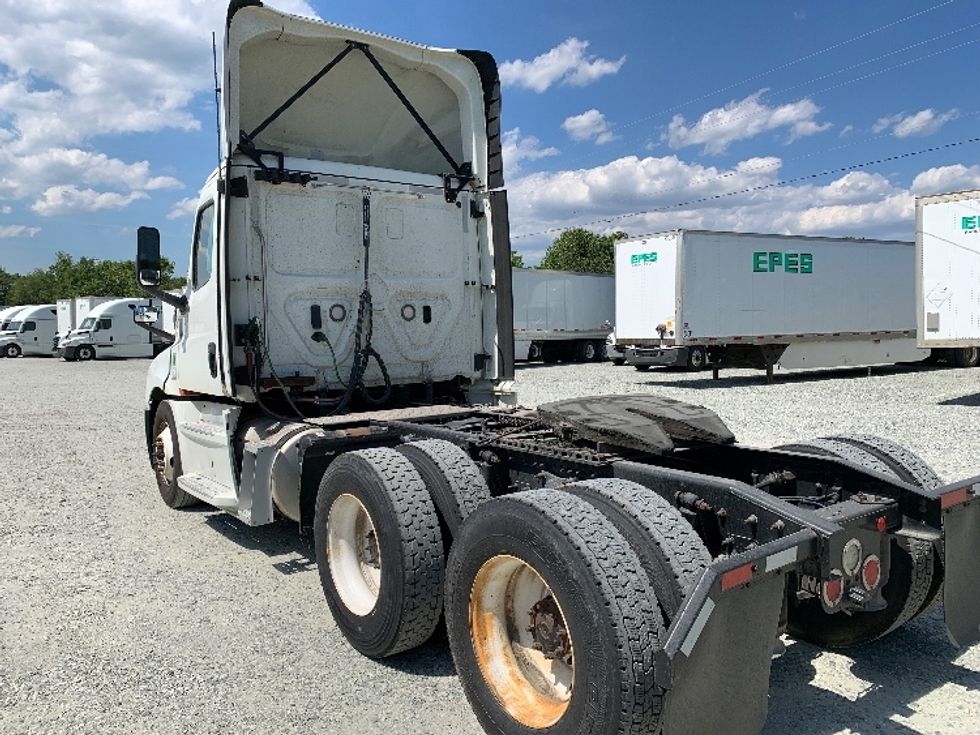 Day Cab Tractor-Heavy Duty Tractors-Freightliner-2020-T12664ST-Greensboro-NC-573,841\n\t\tmiles-$ 32,000 - Image 5