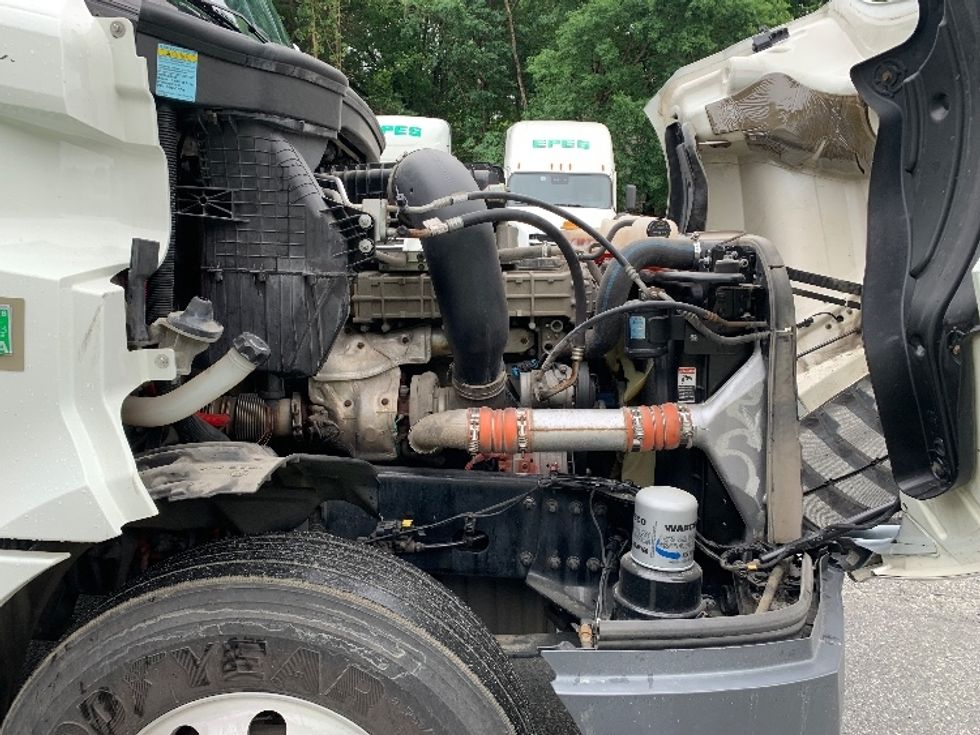 Day Cab Tractor-Heavy Duty Tractors-Freightliner-2020-T12664ST-Greensboro-NC-575,054\n\t\tmiles-$ 34,250 - Image 14