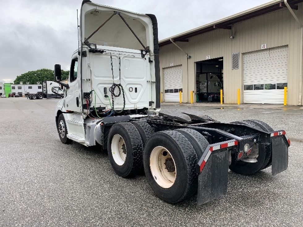 Day Cab Tractor-Heavy Duty Tractors-Freightliner-2020-T12664ST-Greensboro-NC-575,054\n\t\tmiles-$ 34,250 - Image 5