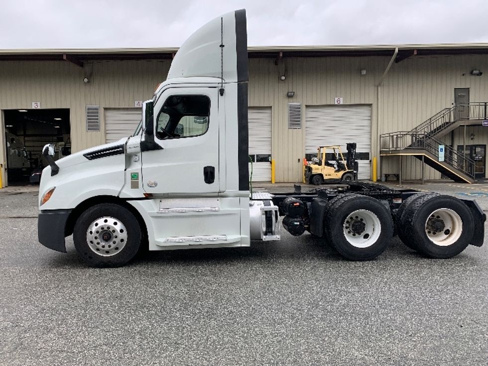 Day Cab Tractor-Heavy Duty Tractors-Freightliner-2020-T12664ST-Greensboro-NC-575,054\n\t\tmiles-$ 34,250 - Image 8