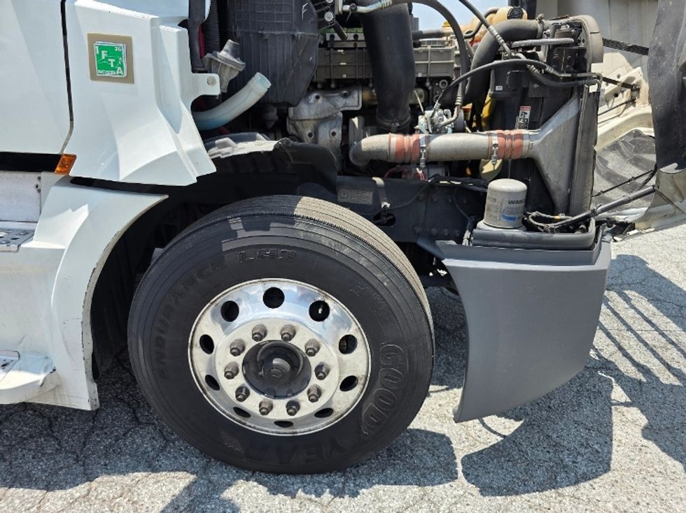 Day Cab Tractor-Heavy Duty Tractors-Freightliner-2020-T12664ST-Greensboro-NC-583,685\n\t\tmiles-$ 33,999 - Image 11