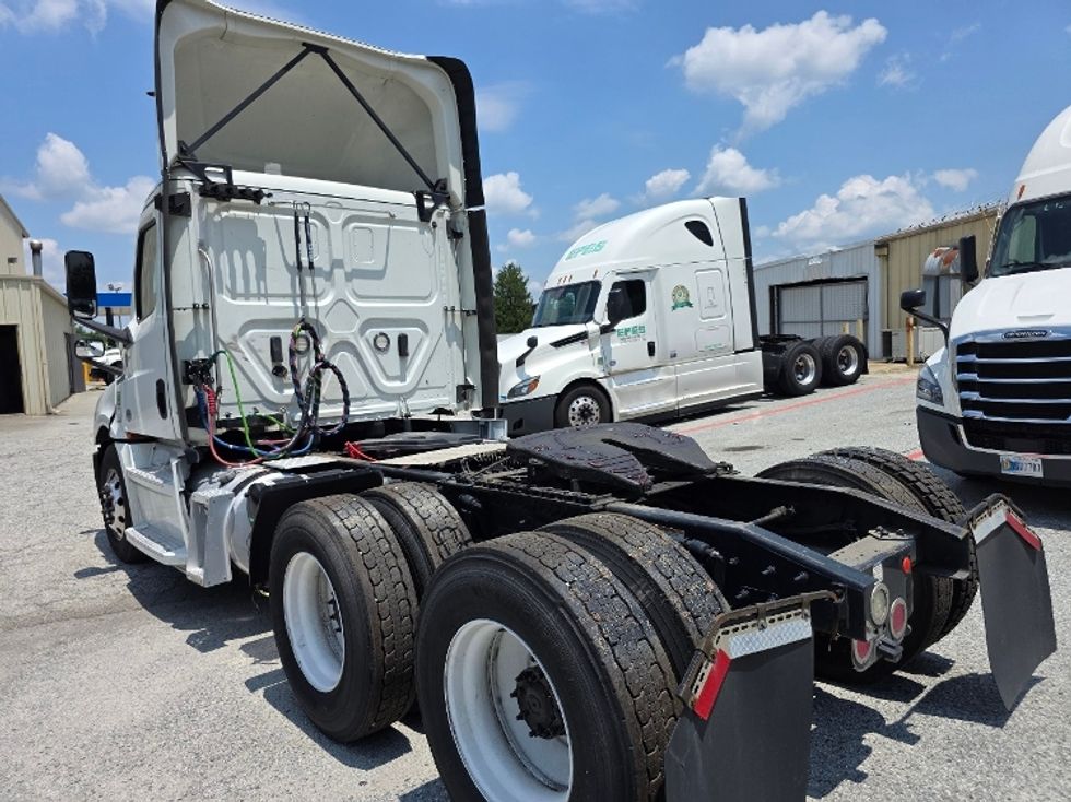 Day Cab Tractor-Heavy Duty Tractors-Freightliner-2020-T12664ST-Greensboro-NC-583,685\n\t\tmiles-$ 33,999 - Image 5