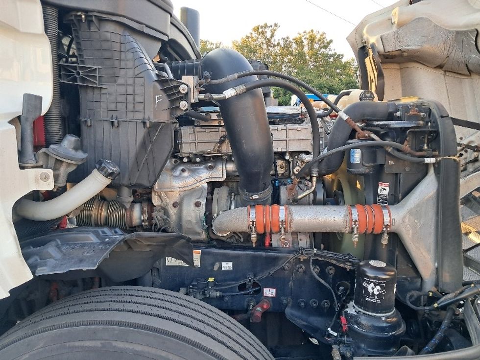 Day Cab Tractor-Heavy Duty Tractors-Freightliner-2020-T12664ST-Greensboro-NC-590,376\n\t\tmiles-$ 37,250 - Image 15