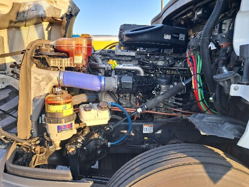 Day Cab Tractor-Heavy Duty Tractors-Freightliner-2020-T12664ST-Greensboro-NC-590,376\n\t\tmiles-$ 37,250 - Image 16