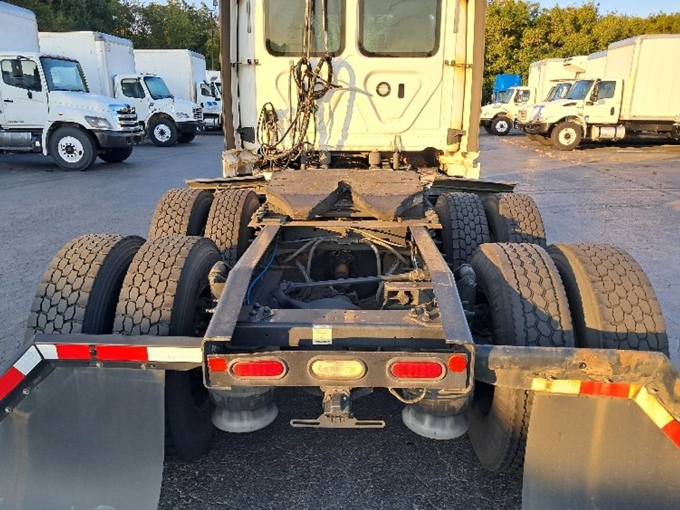 Day Cab Tractor-Heavy Duty Tractors-Freightliner-2020-T12664ST-Greensboro-NC-590,376\n\t\tmiles-$ 37,250 - Image 6