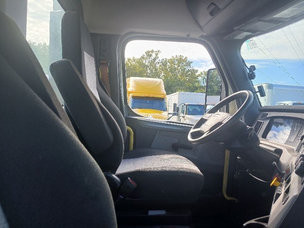2020 Freightliner Cascadia 126" Day cab photo 11