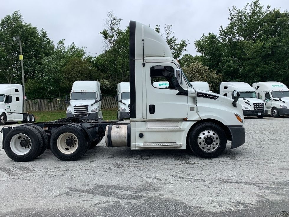 Day Cab Tractor-Heavy Duty Tractors-Freightliner-2020-T12664ST-Greensboro-NC-695,867\n\t\tmiles-$ 27,750 - Image 8