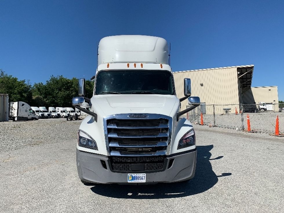 Day Cab Tractor-Heavy Duty Tractors-Freightliner-2020-T12664ST-Greensboro-NC-748,644\n\t\tmiles-$ 28,250 - Image 2