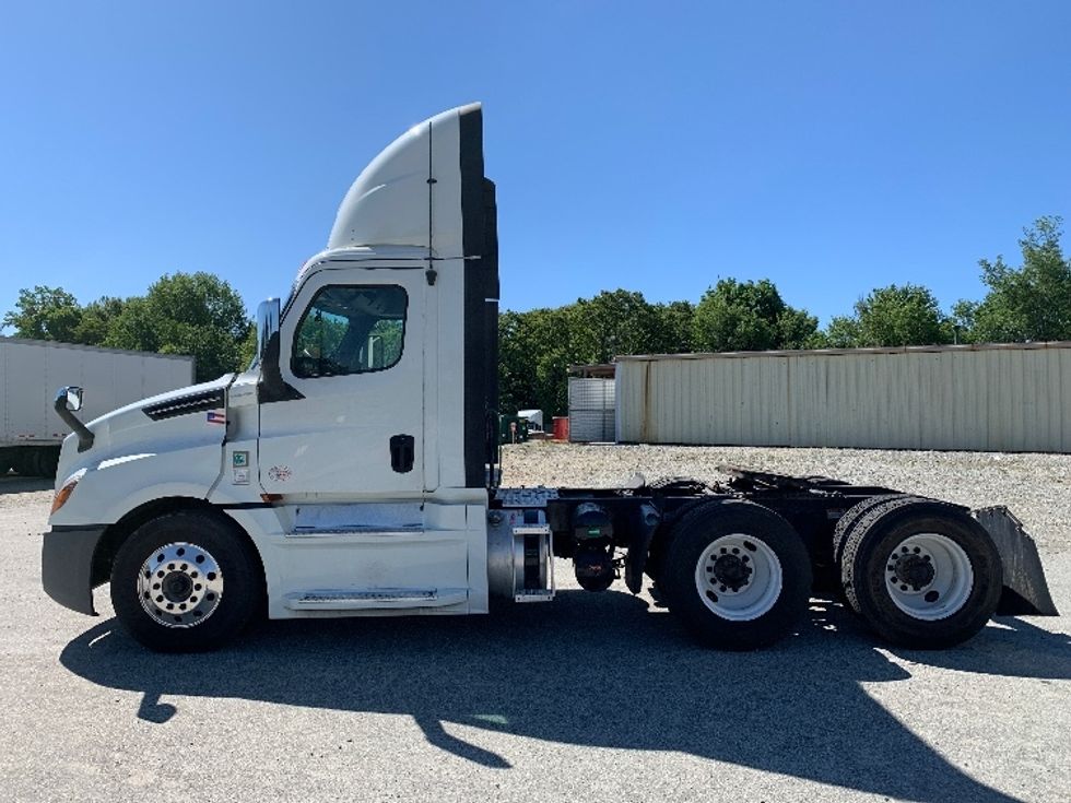 Day Cab Tractor-Heavy Duty Tractors-Freightliner-2020-T12664ST-Greensboro-NC-748,644\n\t\tmiles-$ 28,250 - Image 4